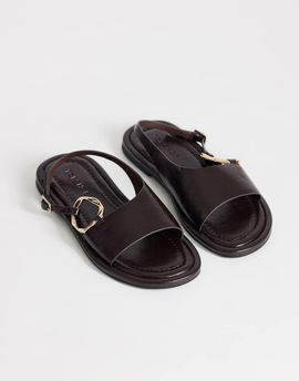 Topshop Topshop Mandy round toe flat sandals with hardware in chocolate-White