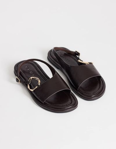 Topshop Topshop Mandy round toe flat sandals with hardware in chocolate-White