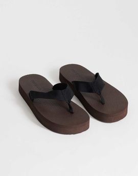 Topshop Topshop Molly toe thong sandals in chocolate-Brown