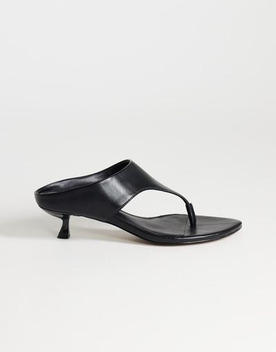 Topshop Topshop Nancy toe thong mid heel sandals in black