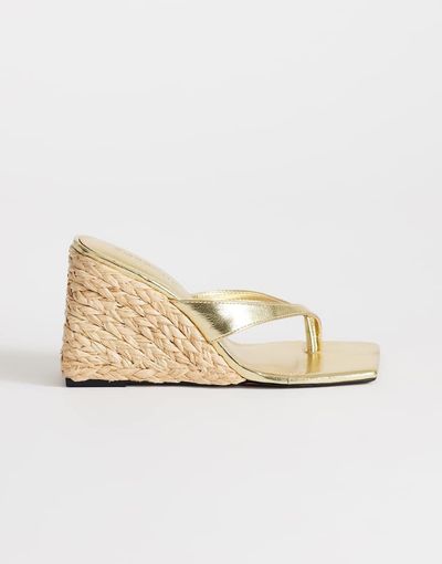Topshop Topshop Naomi raffia wedge toe loop mule sandals in gold-Neutral