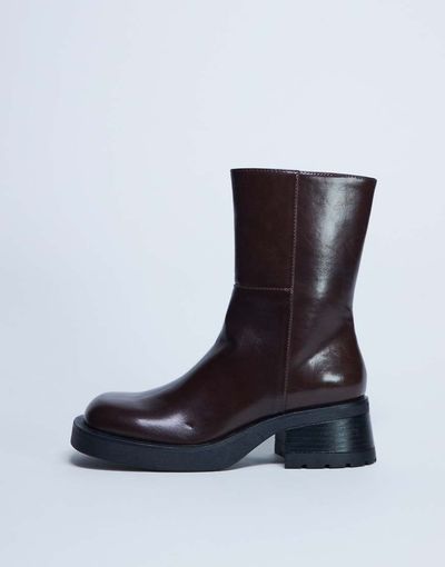 Topshop Topshop Nina chunky heel ankle boots in chocolate-Brown