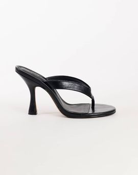 Topshop Topshop Nina toe thong heeled sandals in black