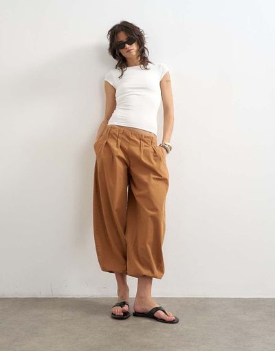 Topshop Topshop poplin balloon pants in tan-Brown