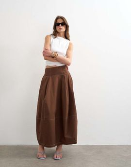 Topshop Topshop poplin barrel seamed maxi skirt in chocolate-Brown