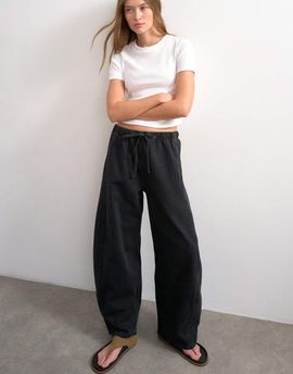 Topshop Topshop Pull-On Barrel jeans in washed black