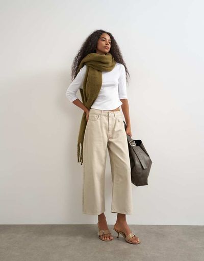Topshop Topshop relaxed mid rise crop jean in oat-NEUTRAL