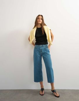 Topshop Topshop Relaxed Mid Rise Crop jeans in green cast-Blue