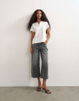 Topshop Topshop relaxed mid rise crop jeans in washed black