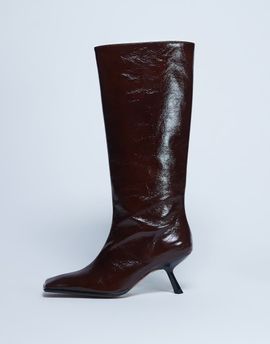 Topshop Topshop Scarlett Premium leather square toe knee high boots in chocolate-Brown