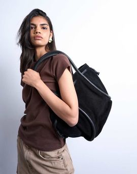Topshop Topshop Sena real suede leather shoulder bag in black-Red