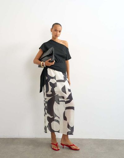 Topshop Topshop sheer column midi skirt in mono print-White