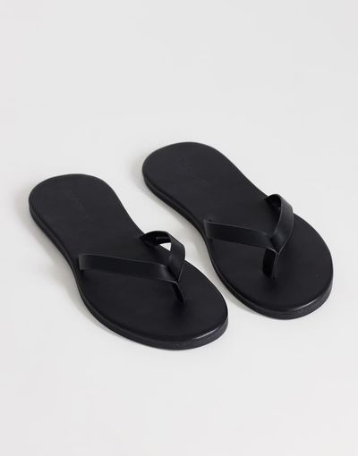 Topshop Topshop Sky real leather toe thong sandals in black