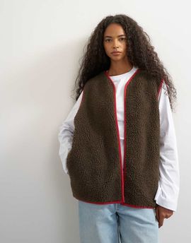 Topshop Topshop throw on teddy vest in chocolate-Brown