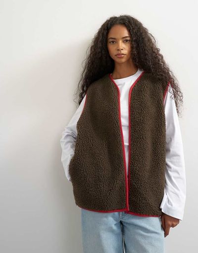 Topshop Topshop throw on teddy vest in chocolate-Brown
