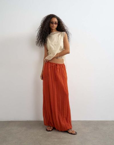 Topshop Topshop tie detail crinkle bubble hem maxi skirt in rust-Red