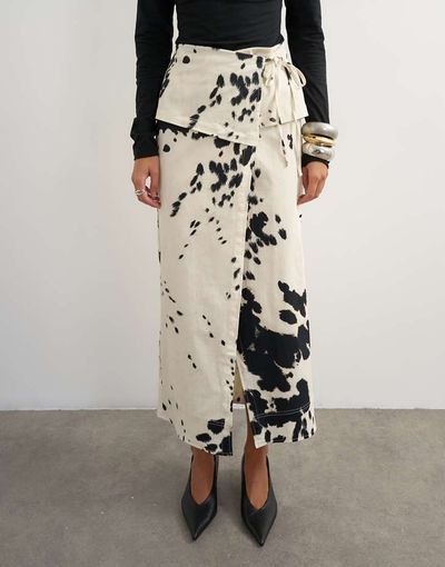 Topshop Topshop twill wrap tie detail maxi skirt in cow print-WHITE