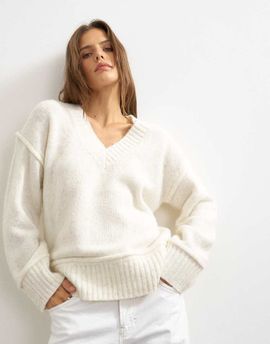 Topshop Topshop wool blend knit v-neck slouchy rolled seam detailing sweater in ivory-White