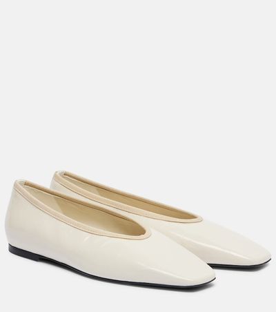 Toteme Toteme Croc-effect patent leather ballet flats