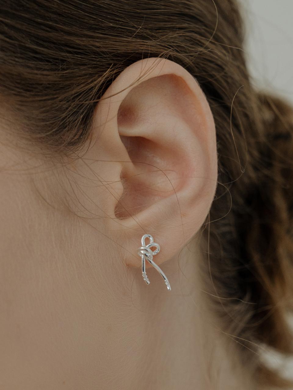 TOU [Silver925] WE024 Heart Knot Earring