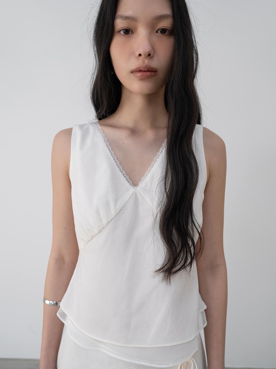 TOUVED Layered Lace Sleeveless Top [Cream]