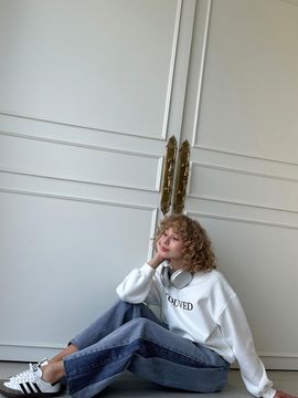 TOUVED Relaxed Fit Medium Weight Sweatshirt [Beige]
