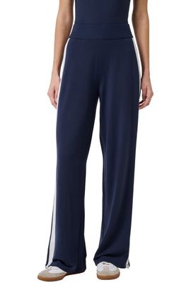 TravisMathew TravisMathew Cloud Terry Side Stripe Varsity Sweatpants