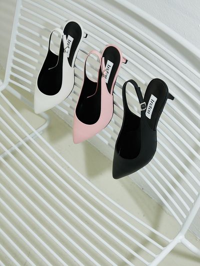 treten Classic Slingback Pumps_Black