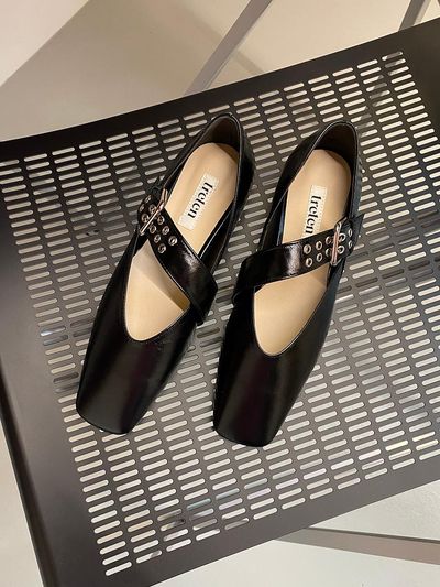 treten Square Toe Flat Shoes