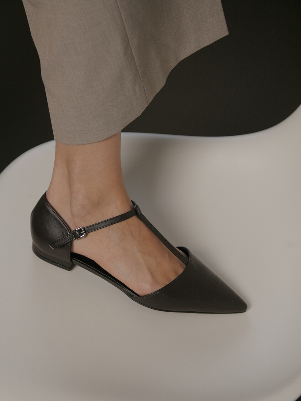 treten T-Strap Pointed Flat Shoes_3 colours