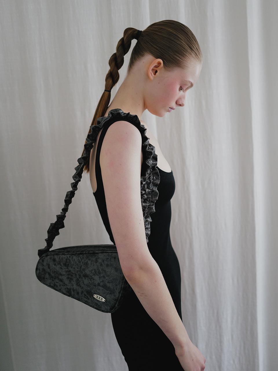 trimarch Prize S Shoulder Bag [Dark Gray]