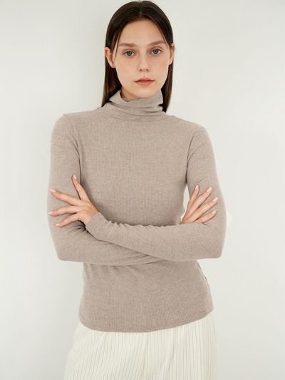 TSH Velvet Touch V-Neck Turtleneck T-Shirt - Beige