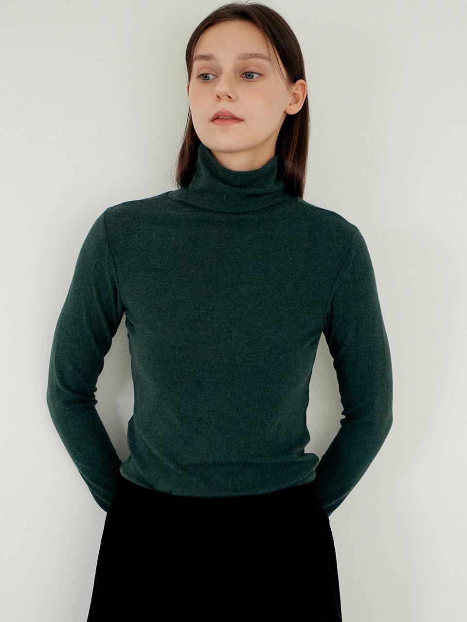 TSH Velvet Touch V-Neck Turtleneck T-Shirt - Green