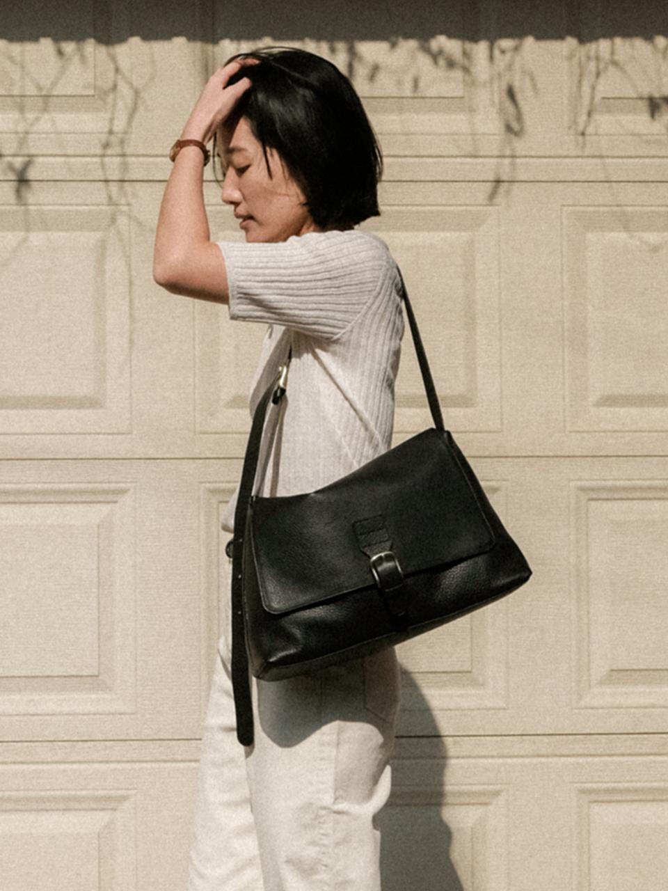 TU ET TOI Natural Leather Adjustable Strap Mama Bag [Black]