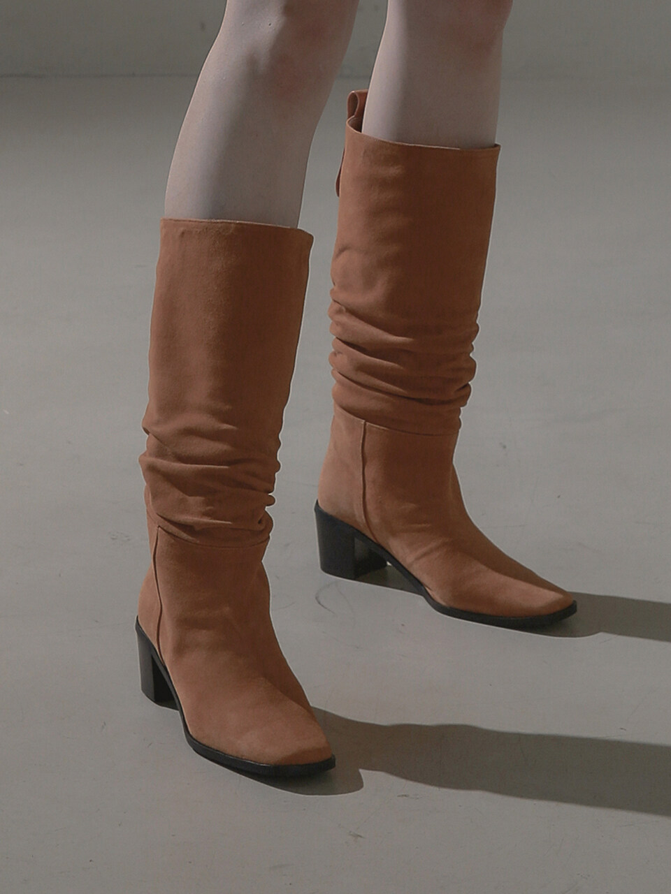 TUFEIS Versatile Shirring Boots - Camel