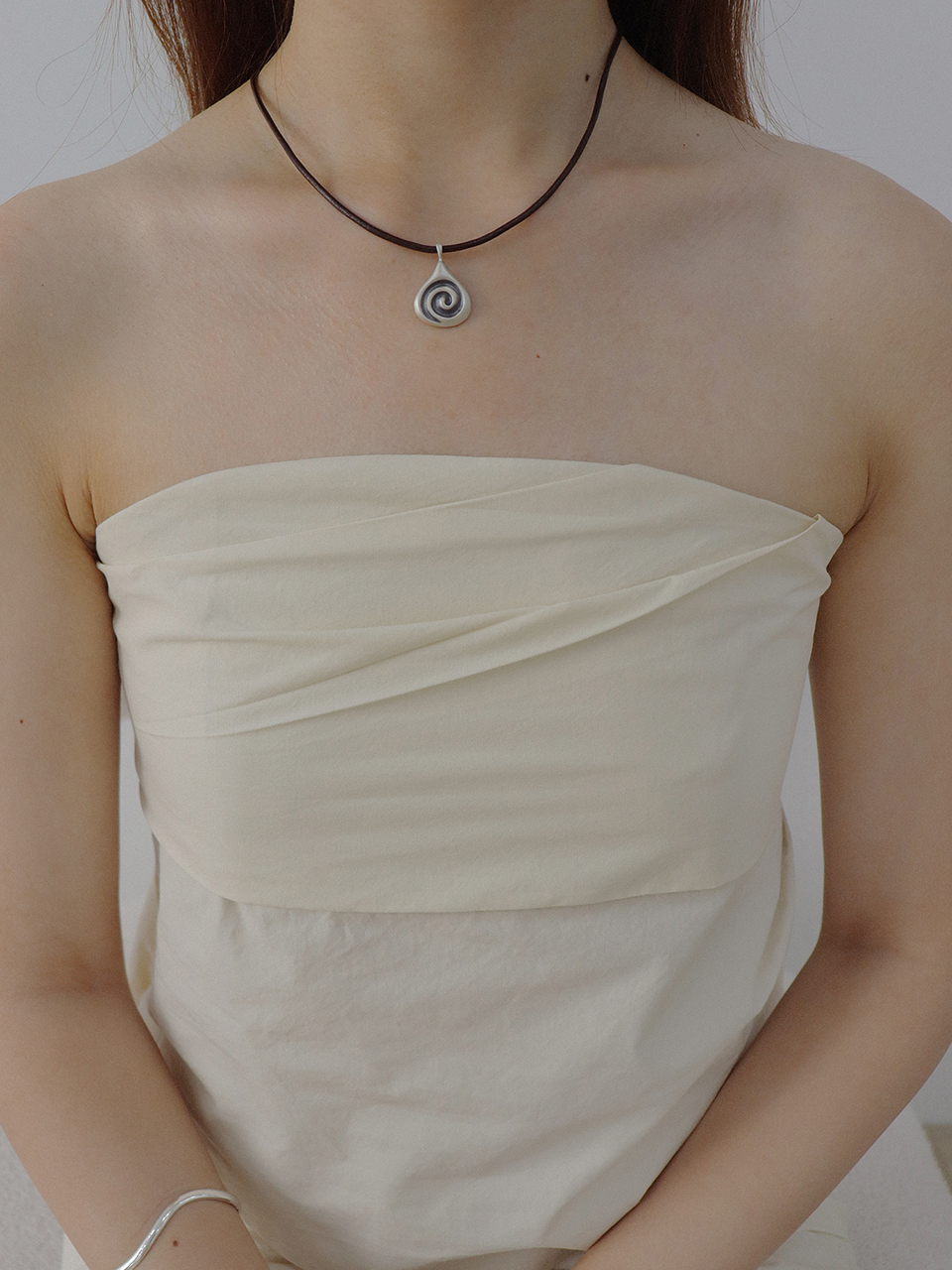 turntable Spiral Matte Necklace_ 2 Colors