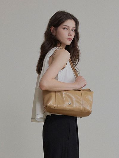 TWEE FENDI Glossy Leather Strap Shoulder Bag