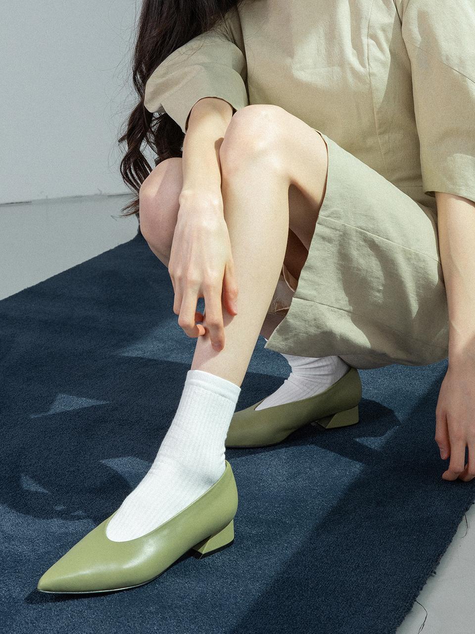 TWJN Soft V-Cut Flat