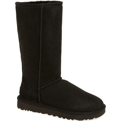 UGG(r) UGG(r) Classic II Genuine Shearling Lined Boot