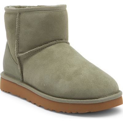 UGG(r) UGG(r) UGG Classic Mini II Genuine Shearling Lined Boot