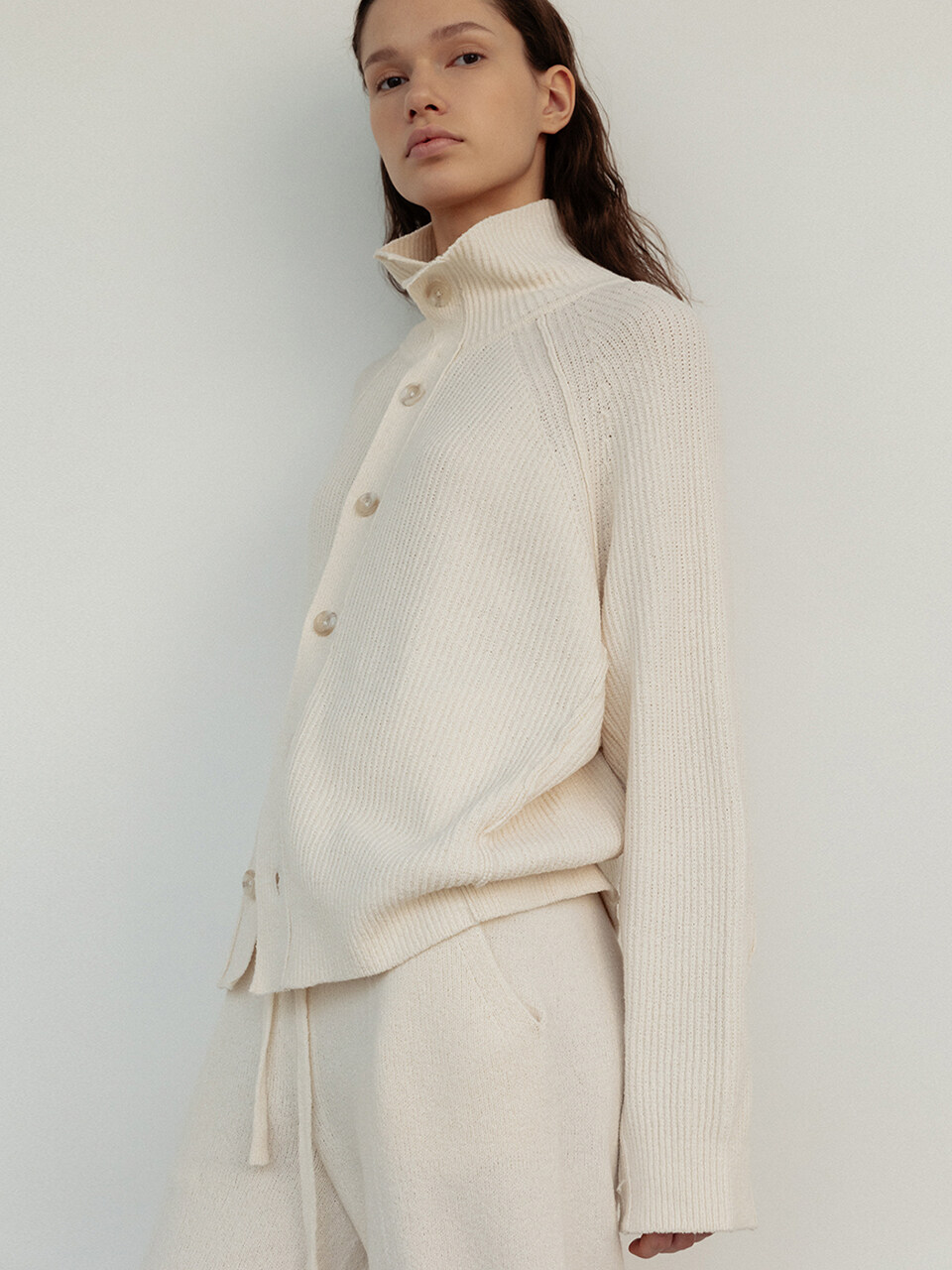 UMARMUNG COLLECTION Cotton Boucle Raw Edge High Neck Jacket_Off White