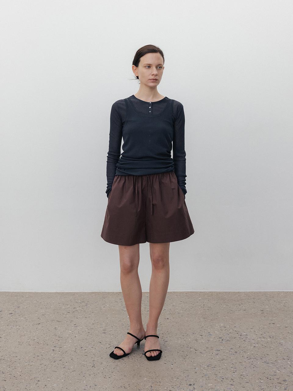 UMARMUNG COLLECTION Fine Cotton Flare Shorts [Umber]
