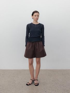 UMARMUNG COLLECTION Fine Cotton Flare Shorts [Umber]