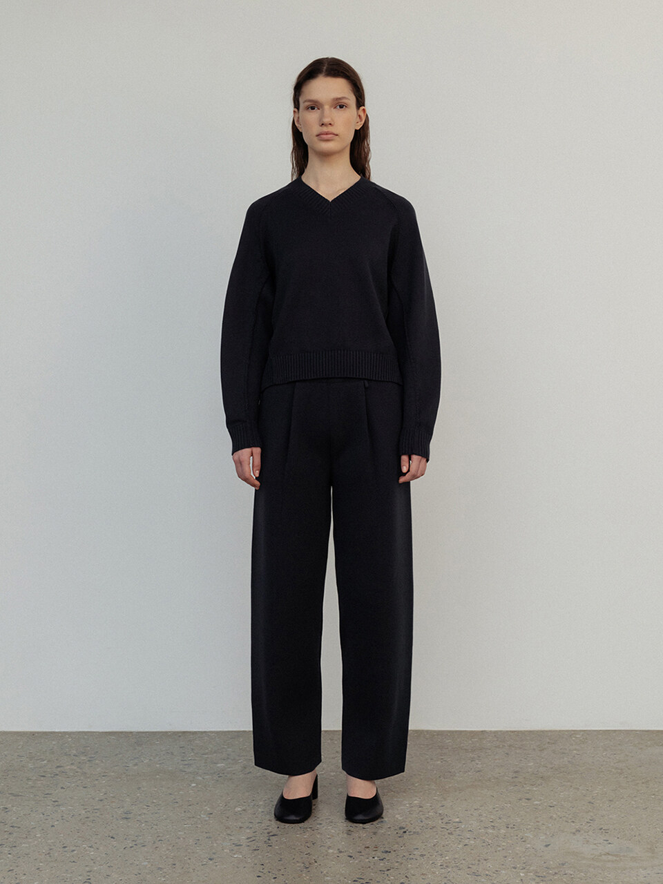 UMARMUNG COLLECTION Pure Supima Tucked Pants_Drawn Grey