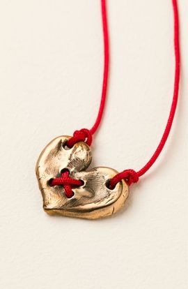 Uncommon Goods Uncommon Goods Mended Heart Necklace