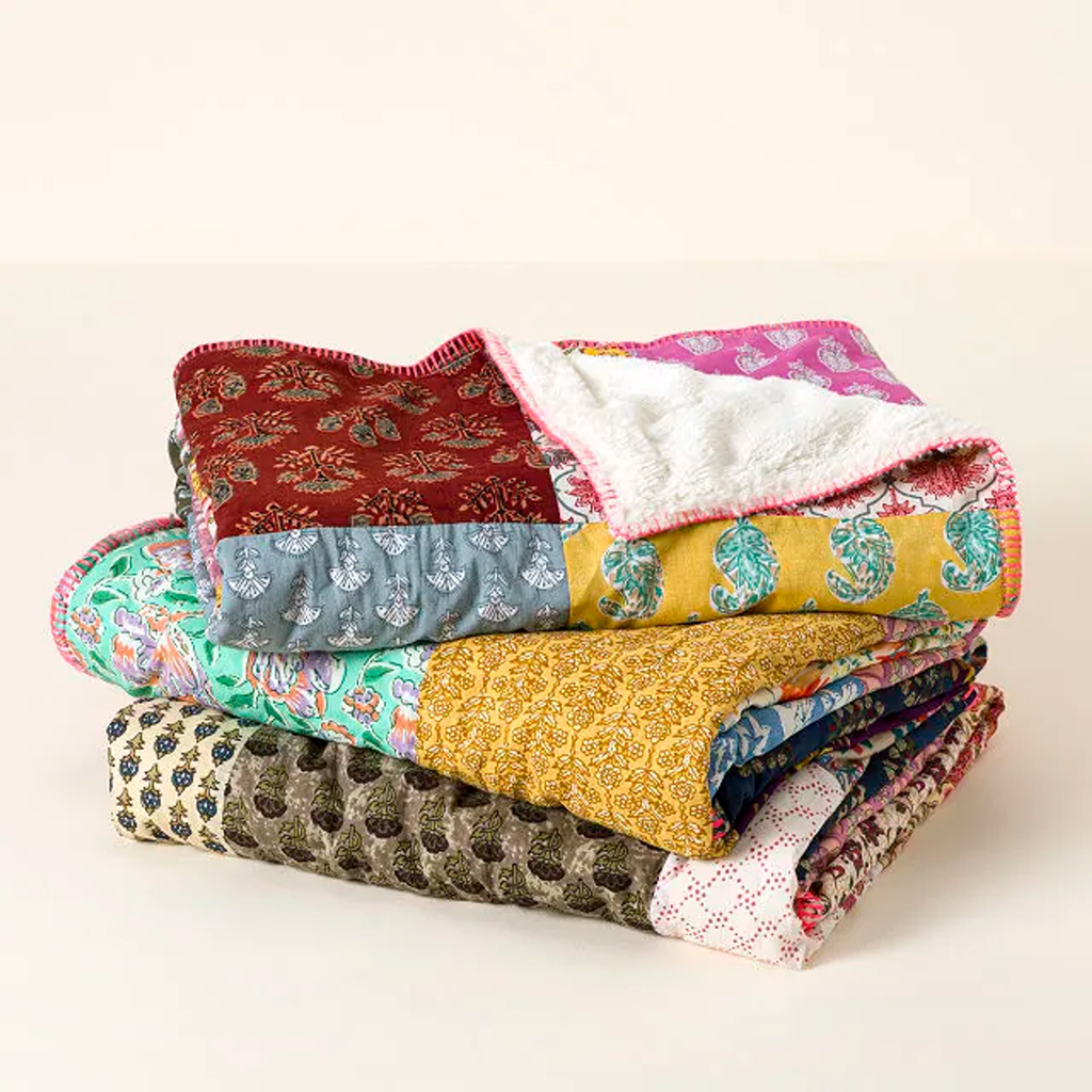 Repurposed Sari Plush Backed Blanket - Thumbnail 4