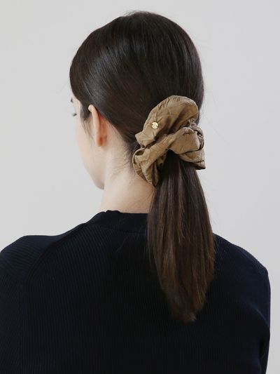 UNDERCONTROL STUDIO Jewel Scrunchie_Shiny Brwon