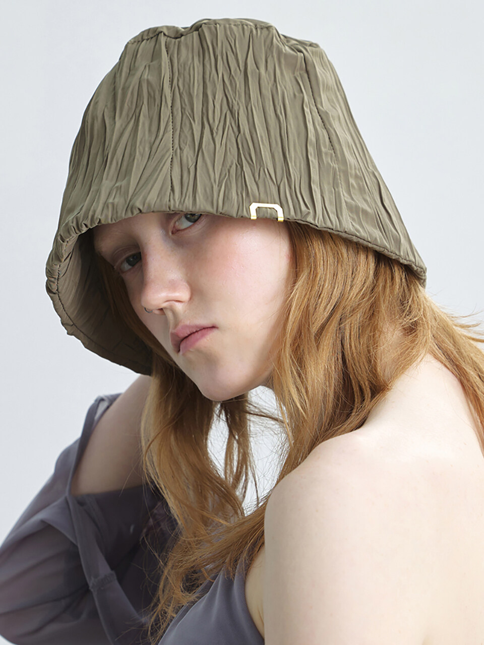 UNDERCONTROL STUDIO Pleats Wave Stand Bucket Hat