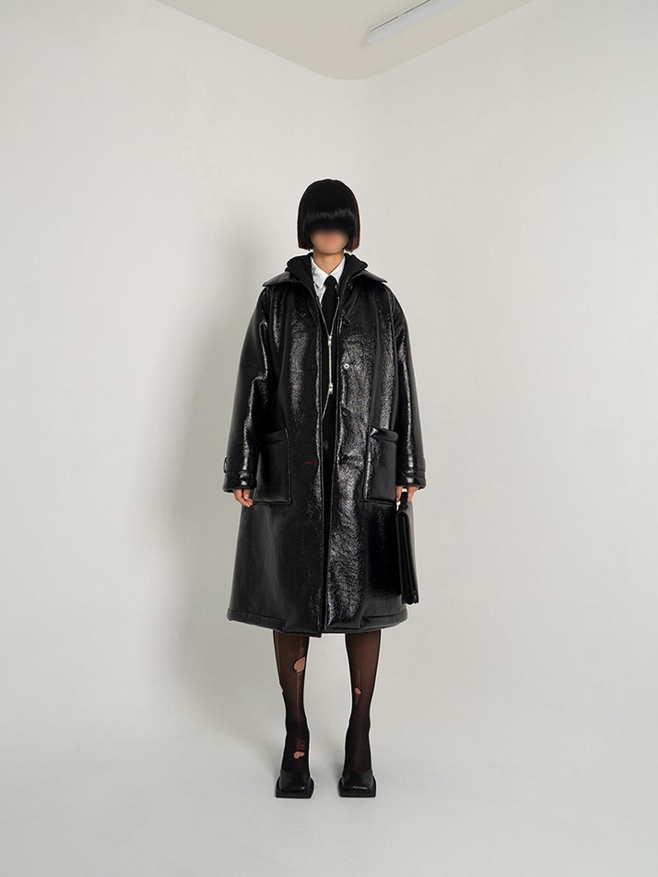 UNKNOWN BLUE Glossy Leather-like Warm Coat [BLACK]