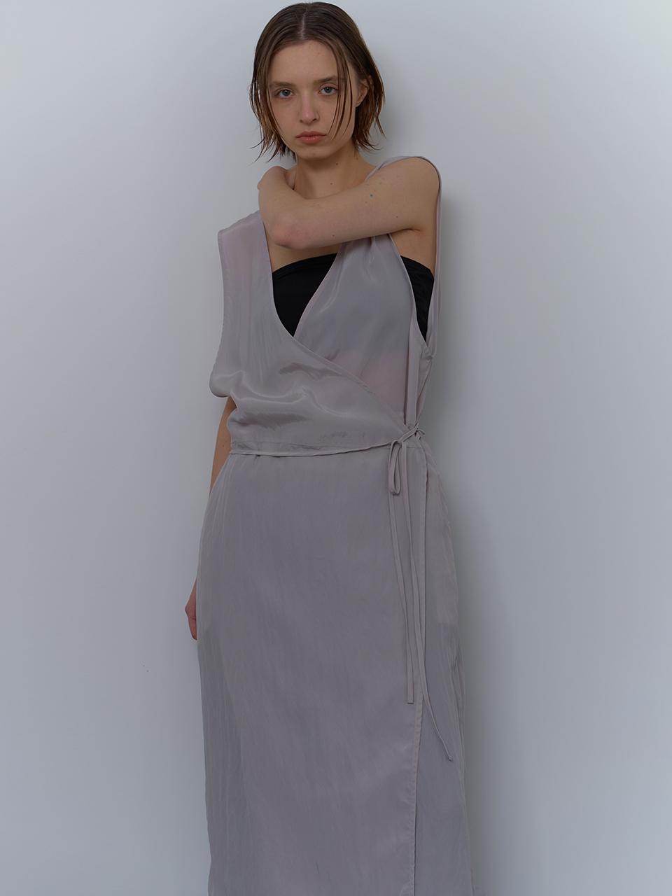 unless LAYERED SILKY LONG WRAP DRESS [LIGHT GRAY]